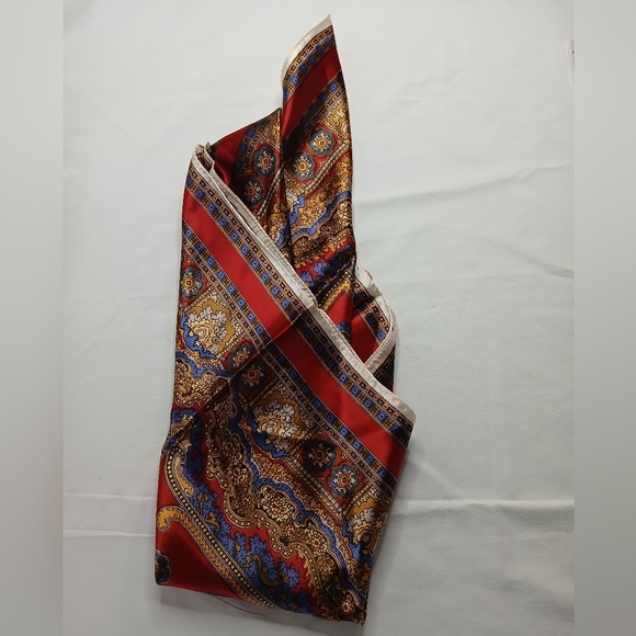 Red and Gold Patterned Scarf‎ - Picture 9 of 12